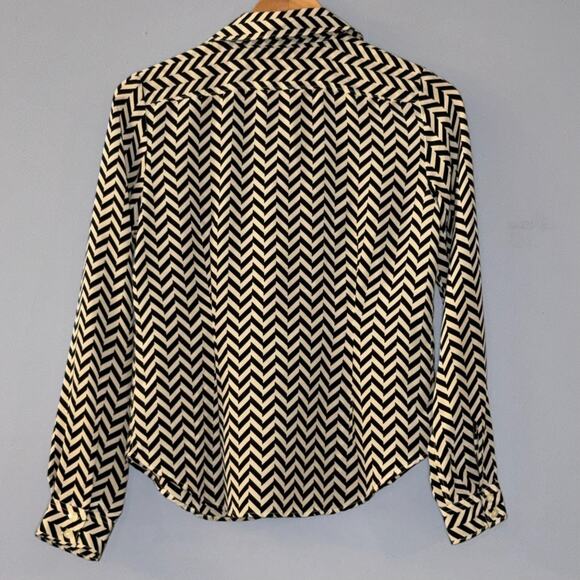 GAP Chevron Blouse M Black Tan Long Sleeve Button Down Women's Casual Work - Picture 2 of 5